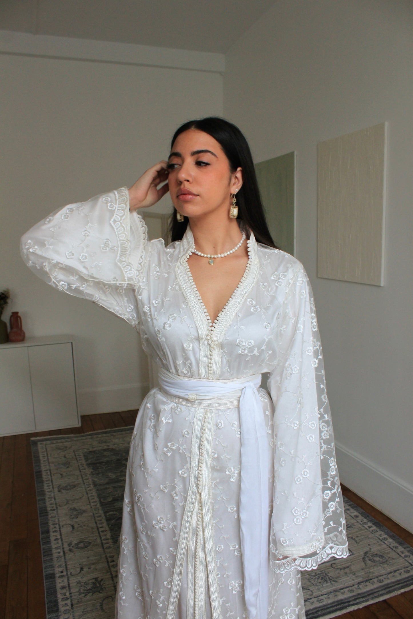 Caftan doublé en tulle brodée - écru