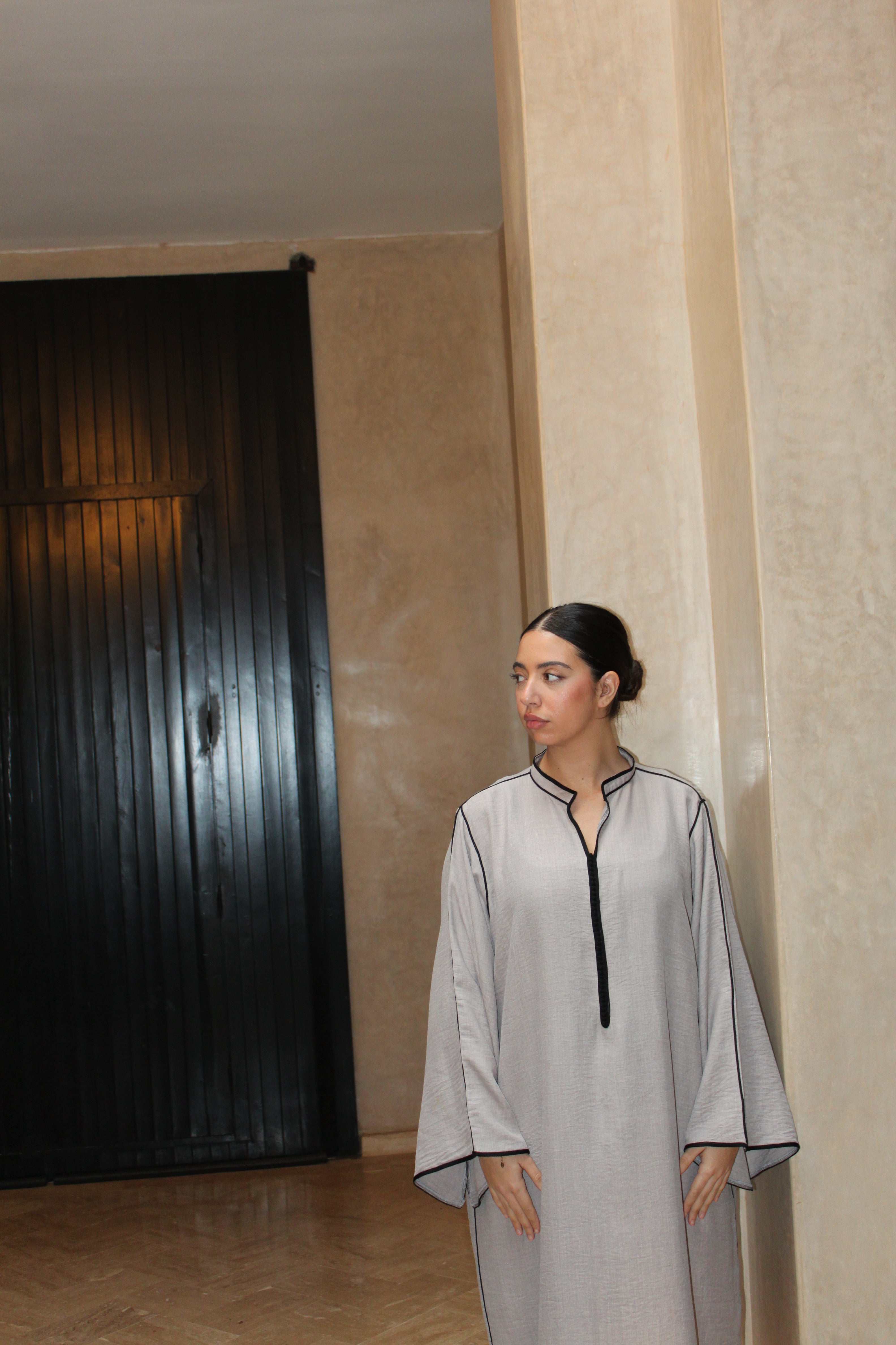 THE ESSENTIAL GANDOURA - lineen (taupe grey)